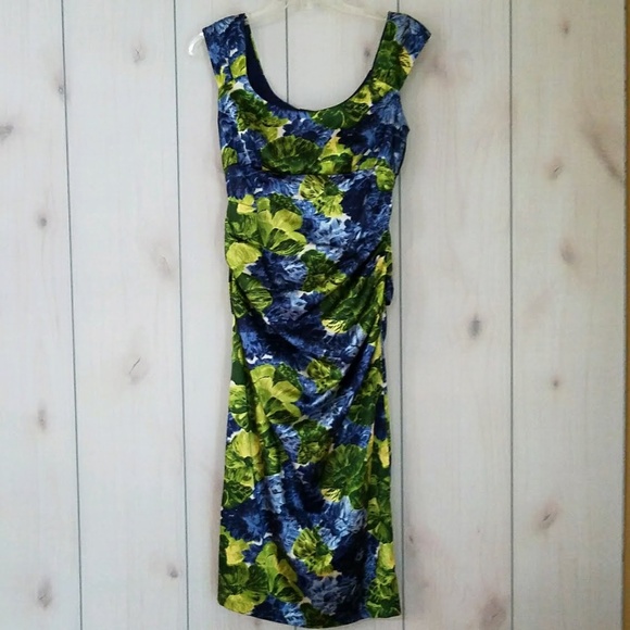 London Times Dresses & Skirts - Beautiful Dress Great for Formals or Date Night!
